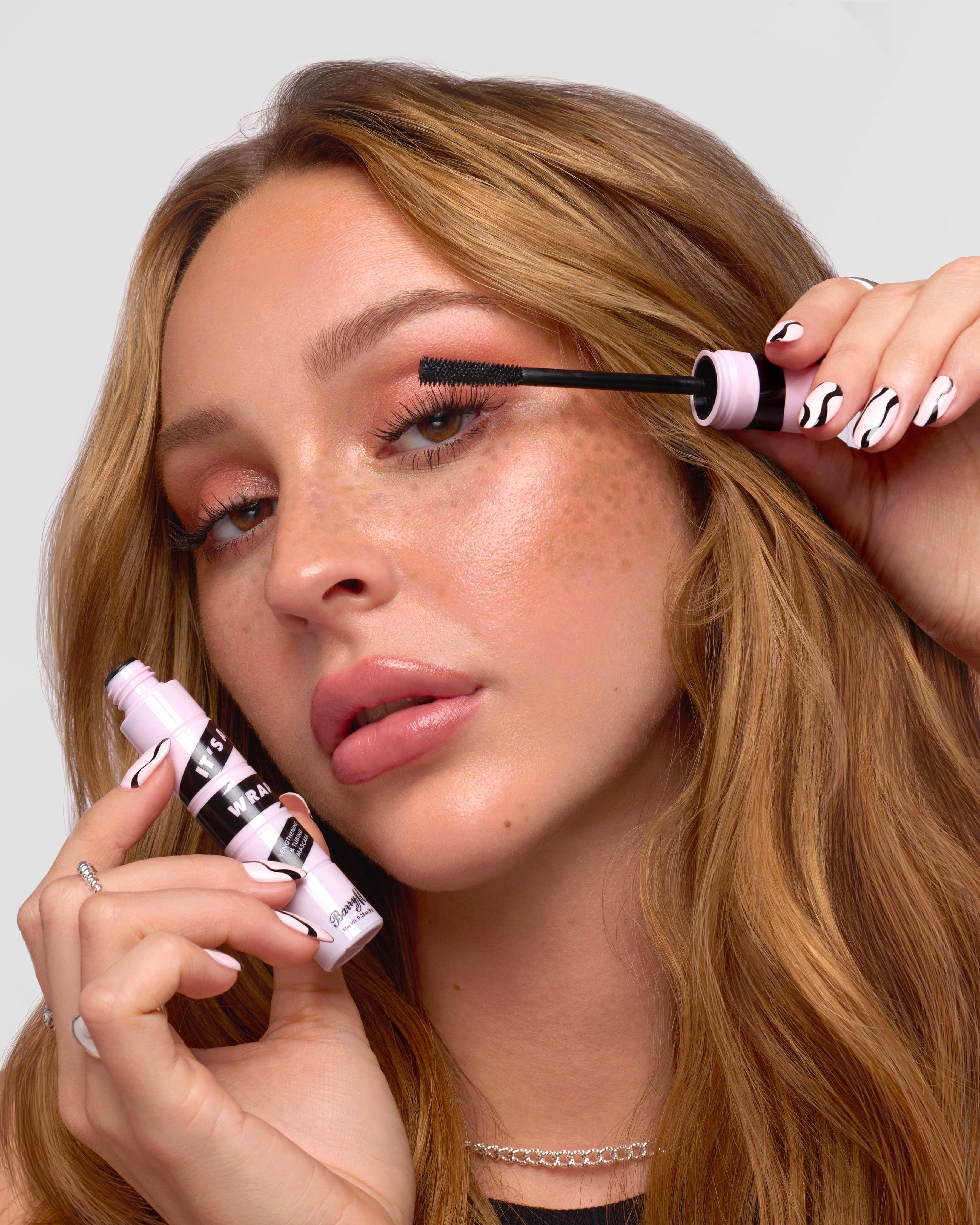 It's a Wrap Tubing Mascara - Image 4